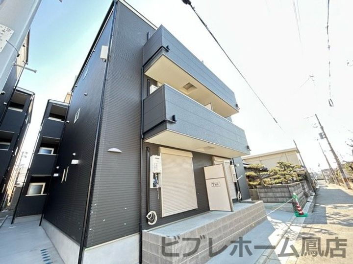 大阪府高石市西取石１丁目 3階建 