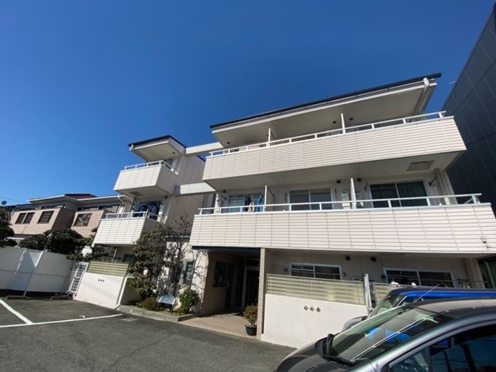 大阪府泉大津市松之浜町１丁目 3階建 築30年11ヶ月