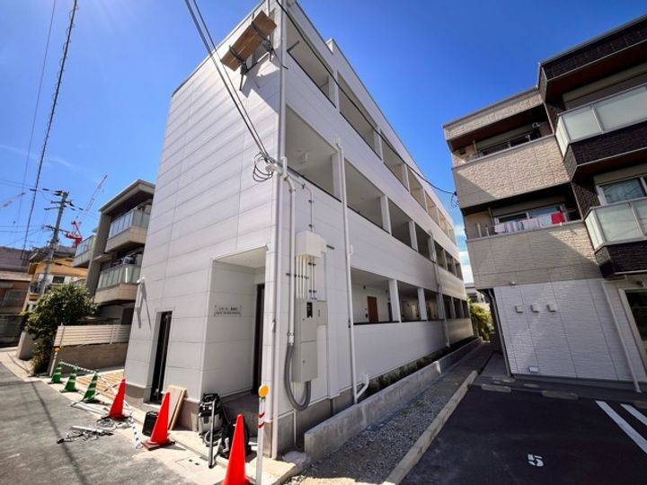 大阪府堺市西区鳳東町３丁 3階建