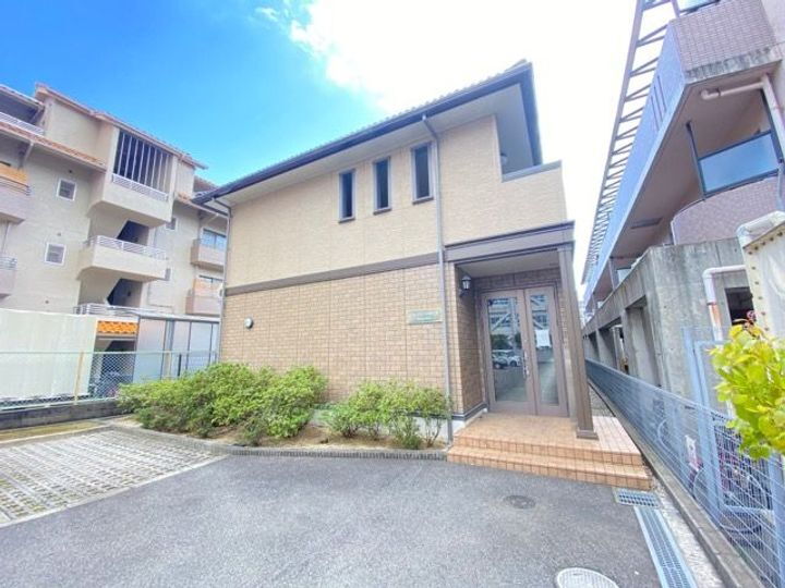 大阪府泉大津市池浦町１丁目 築21年4ヶ月 2階建