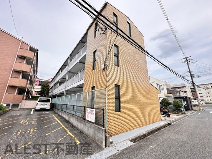 大阪府堺市中区深井沢町 3階建 築39年