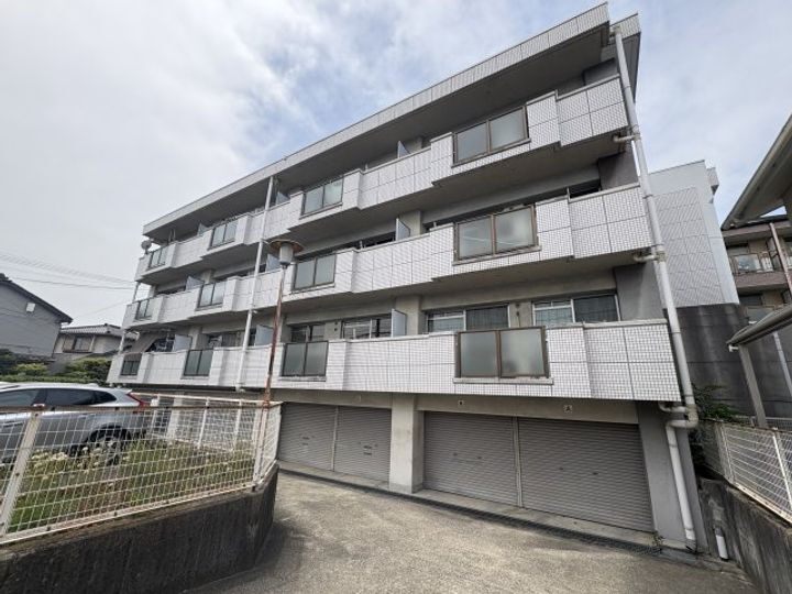 大阪府堺市北区百舌鳥本町１丁 築36年 4階建