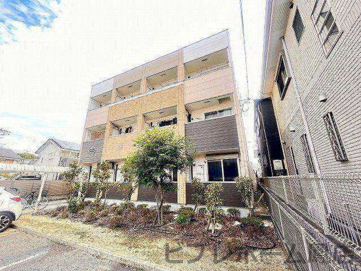 大阪府堺市西区鳳西町２丁 築15年4ヶ月 3階建