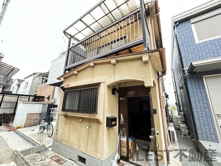 大阪府堺市西区浜寺石津町東５丁 築58年8ヶ月 2階建