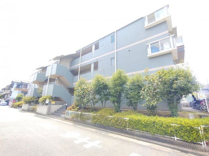 大阪府堺市中区深阪２丁 築32年8ヶ月 3階建