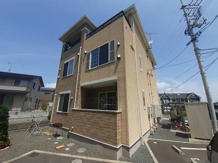 岡山県岡山市南区彦崎 3階建 築10年8ヶ月