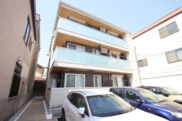 オリヴィエ西町 3階建