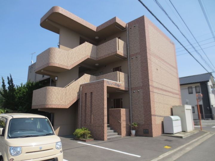 ＰＵＲＥ　ＳＴＡＧＥ 3階建