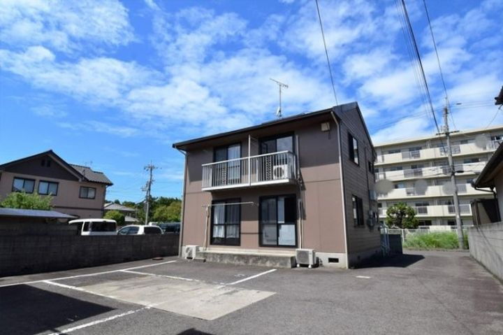 香川県坂出市中央町 賃貸アパート