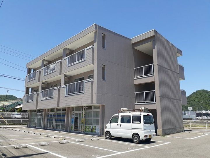 香川県高松市上天神町 賃貸マンション
