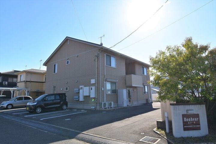 香川県仲多度郡多度津町大字三井 賃貸アパート