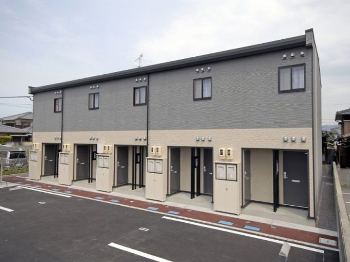 香川県坂出市中央町 賃貸アパート