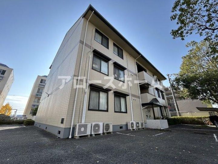 兵庫県神戸市西区竹の台２丁目 3階建 築32年8ヶ月