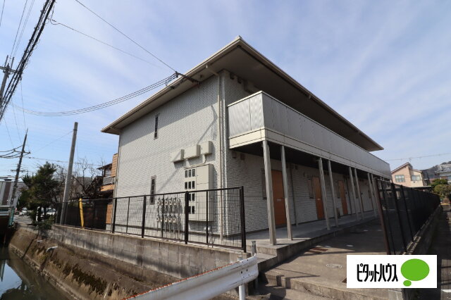滋賀県近江八幡市中村町 2階建 築10年5ヶ月