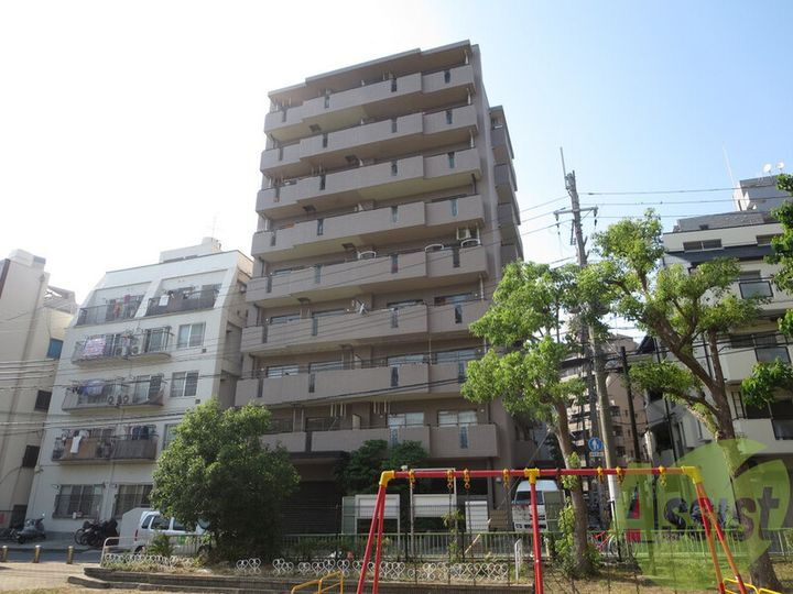 ライフ新神戸 9階建