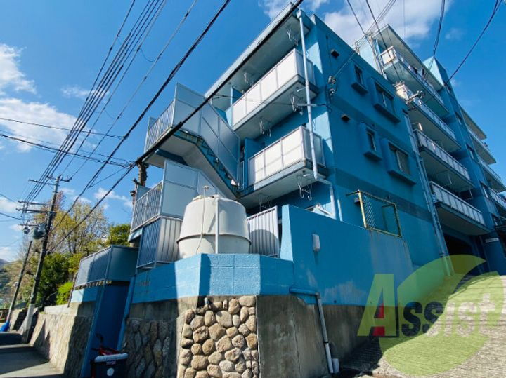 南晴台マンション新館 4階建