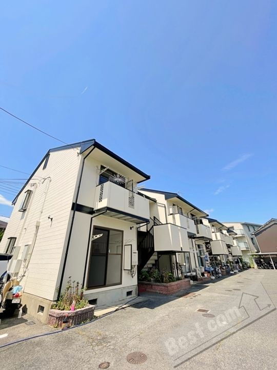 ロイヤルシャルム米田 2階建