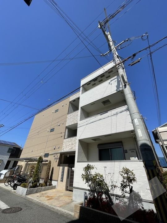 ソプラリアⅠ番館 3階建