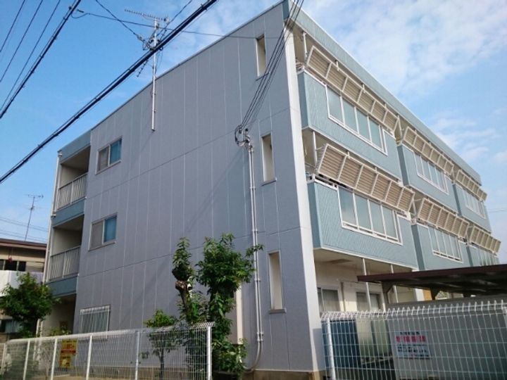 ブランカ春木 3階建