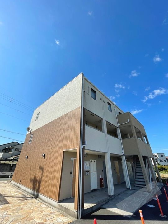 フジパレス　スリーハーブズほたる 3階建