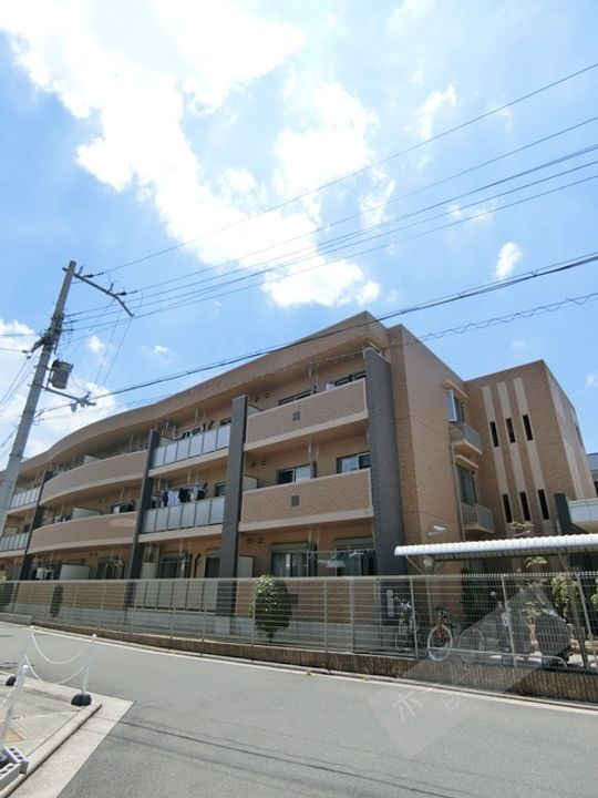 ジン 3階建