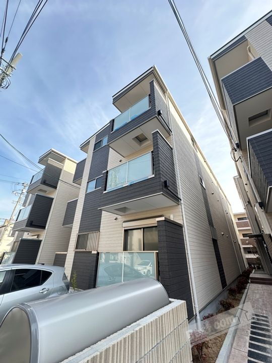 Ｆ　ａｓｅｃｉａ　ｔｈｅｍｉｓ 3階建