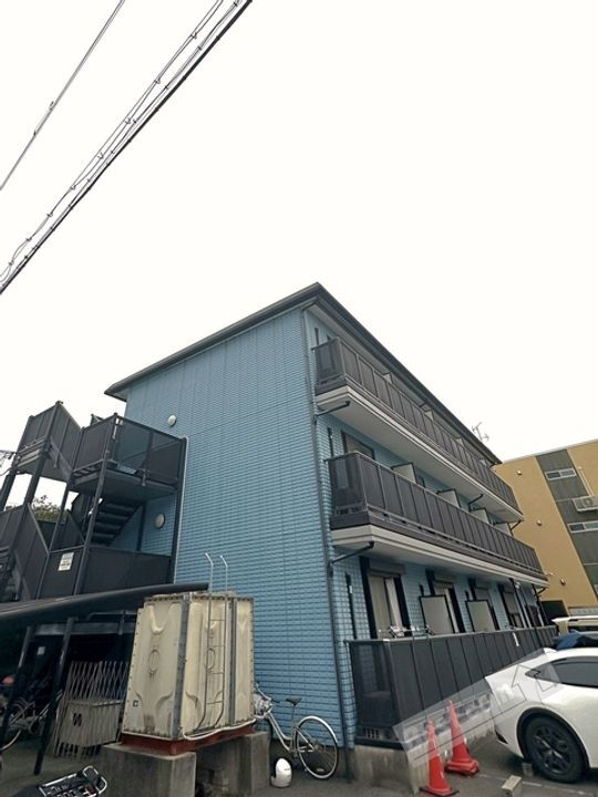 ボヌール鳳Ⅱ 3階建