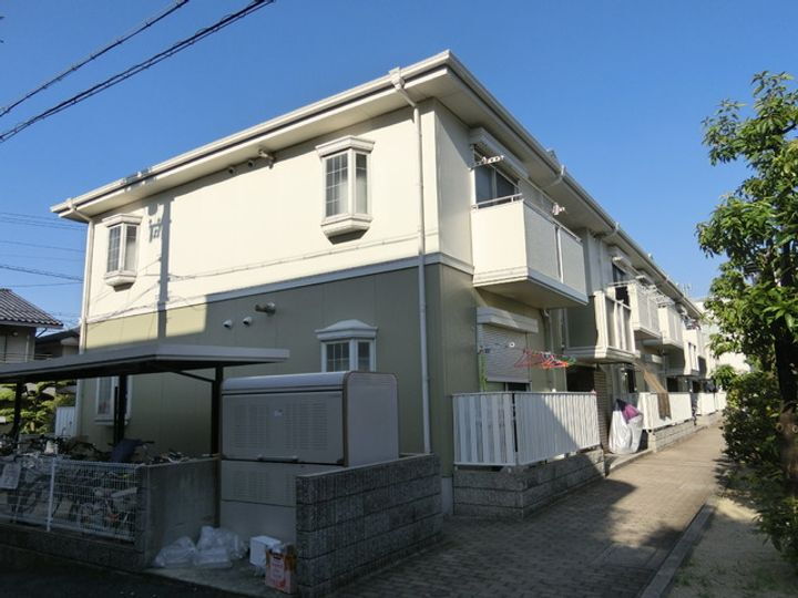 Ｌｅｓ　ｂｏｎｈｅｕｒ　２２ 2階建