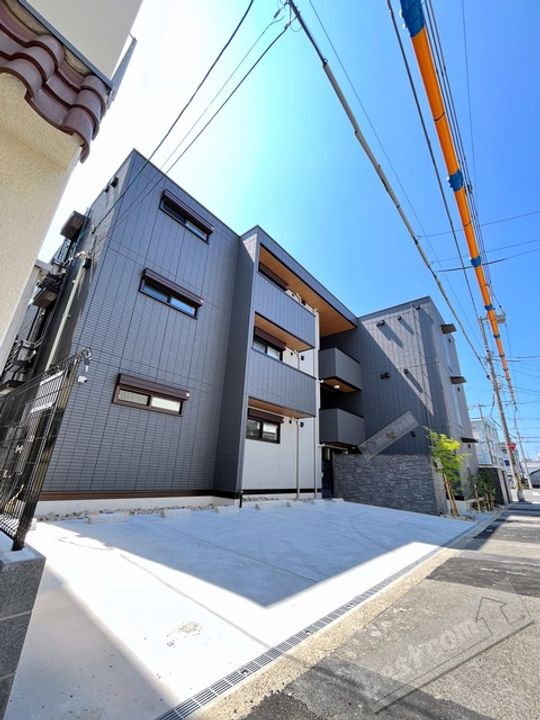 メゾンドエスポワール 3階建