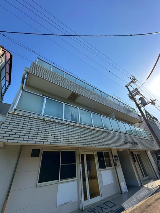 ニューハイツアサヒ 4階建
