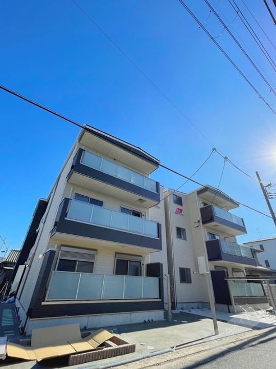 Ｆ　ａｓｅｃｉａ　Ａｔｔｉｖｏ 3階建