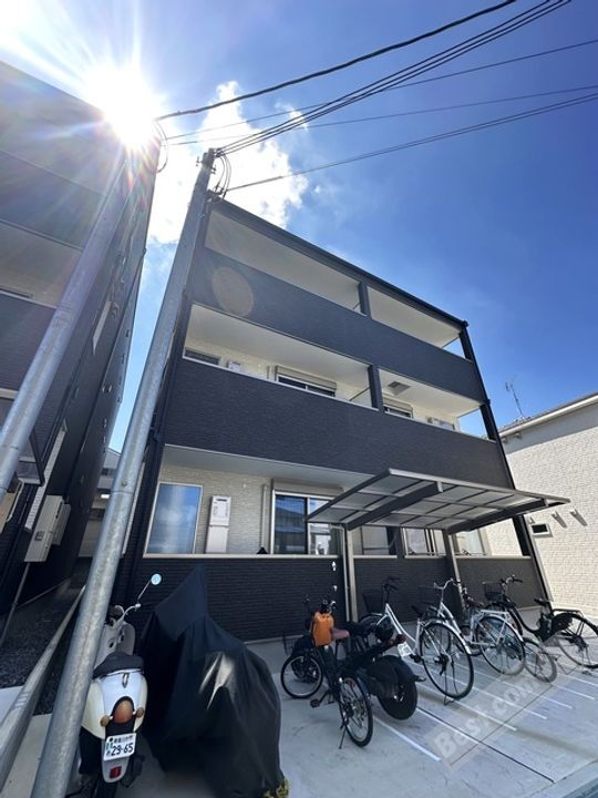 ジーメゾン初芝バックス 3階建