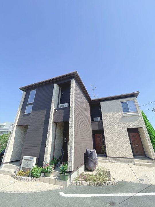 アヴェニュー　泉大津 2階建