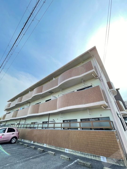 グリーンヒル草部 3階建