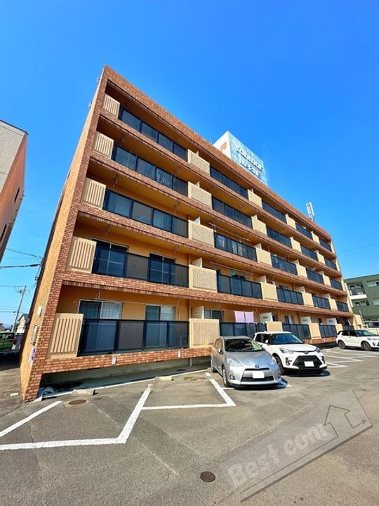 ローパス三葛 5階建