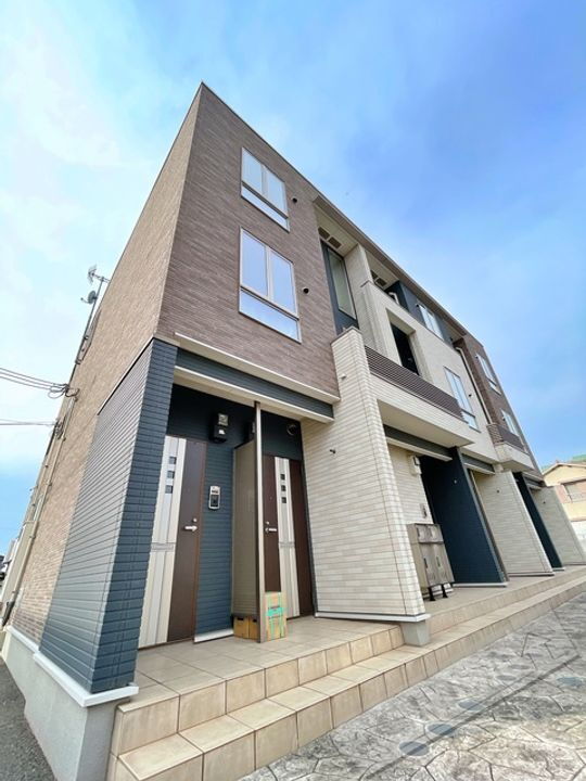 ラポール西庄 3階建