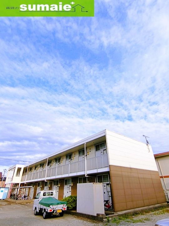 レオパレスロイヤル 2階建