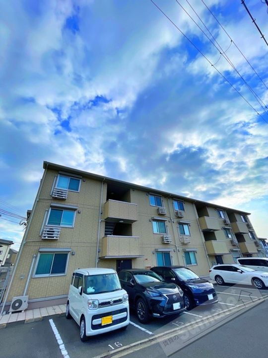 Ｄ−Ｆａｒｍ加納 3階建