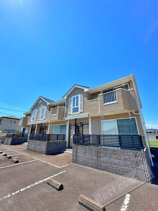 ラシーヌ　シバナカ 2階建