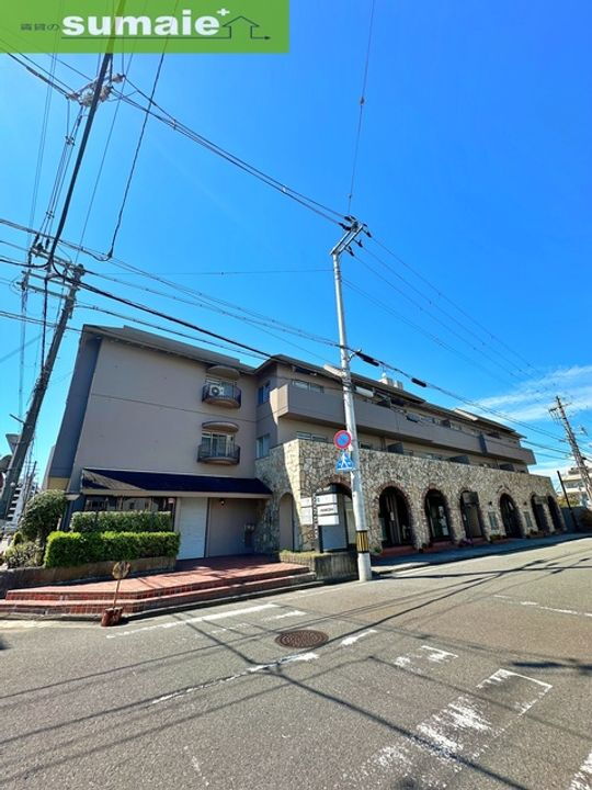 メゾンクロダ壱番館 3階建