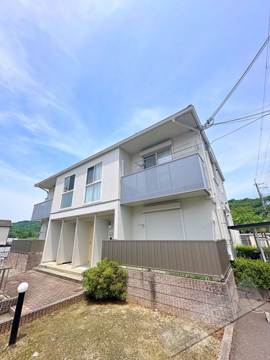 シャーメゾン岸宮 2階建
