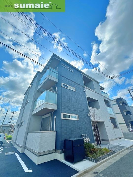 Ｄ−Ｌｕｃｅ黒田−ＷＥＳＴ 3階建