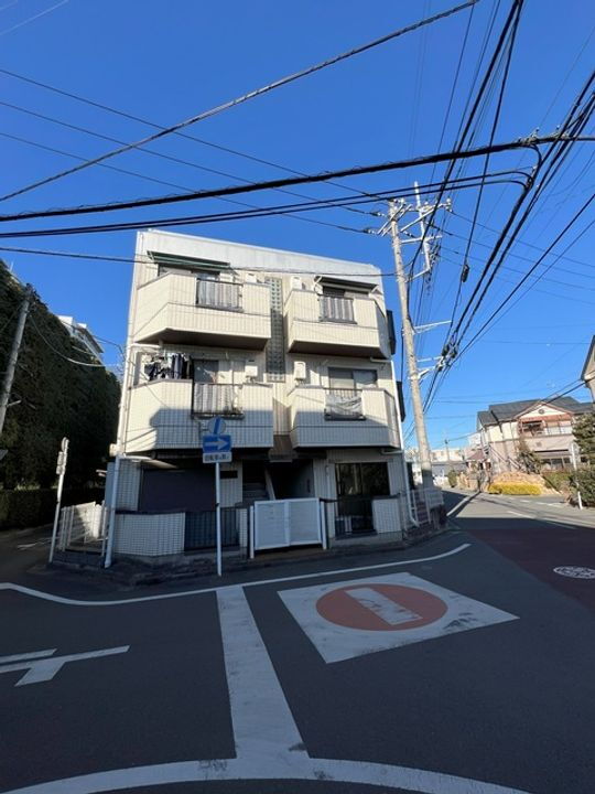 ラスター小手指 3階建