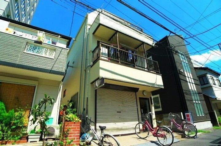 ウエスト久米川ビル 3階建