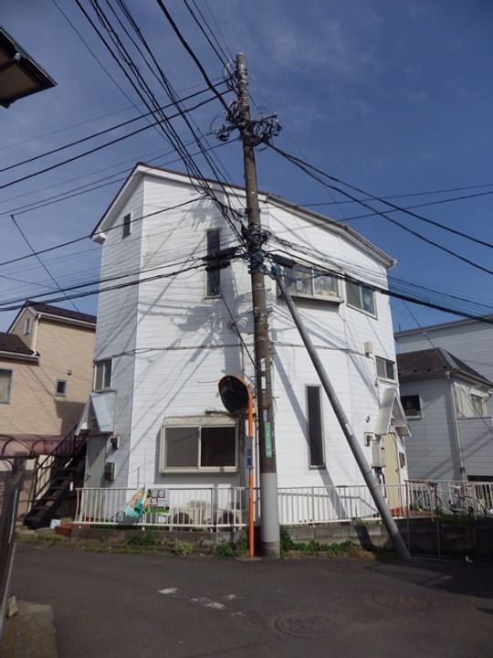 ホワイトハウス日野 2階建