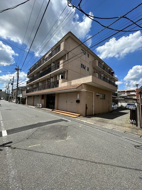 粟沢マンション 4階建