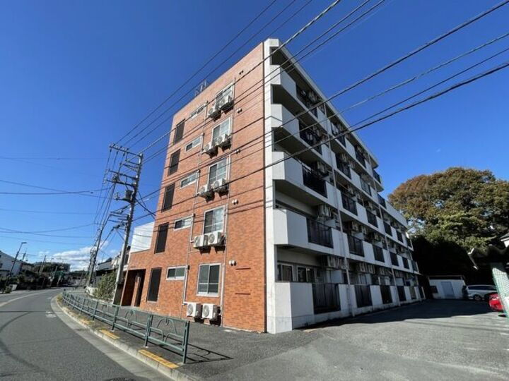 パピヨン渓北 5階建