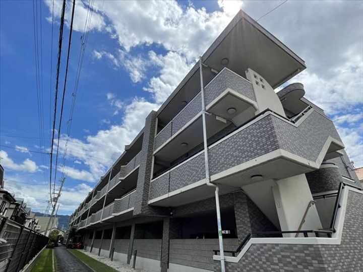 ビオトープ旭ヶ丘 3階建