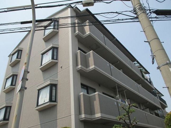 ミレニアム 4階建