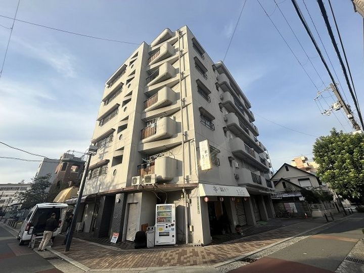 サンヒルズ 6階建